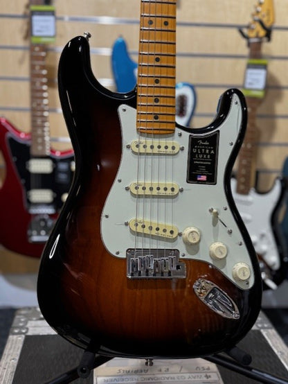 Fender Ultra Luxe Stratocaster, Maple Fingerboard, 2-Color Sunburst